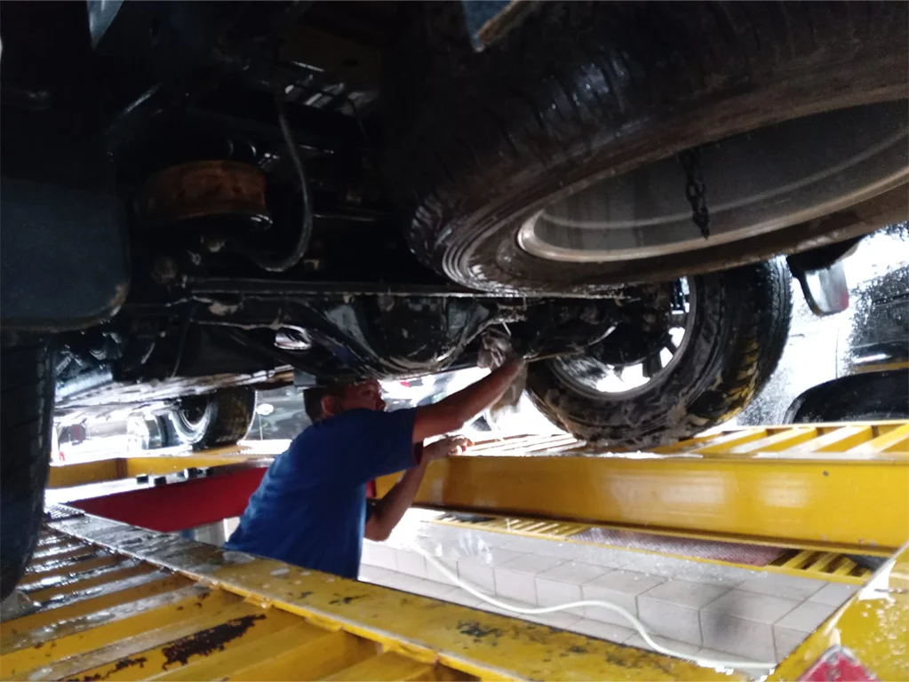 cuci mobil bengkel sehat